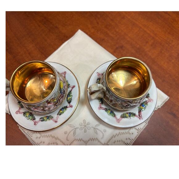 Vintage Italian Capodimonte Dragon Cherub Tea cup and saucers (Set of 2) - Picture 4 of 12
